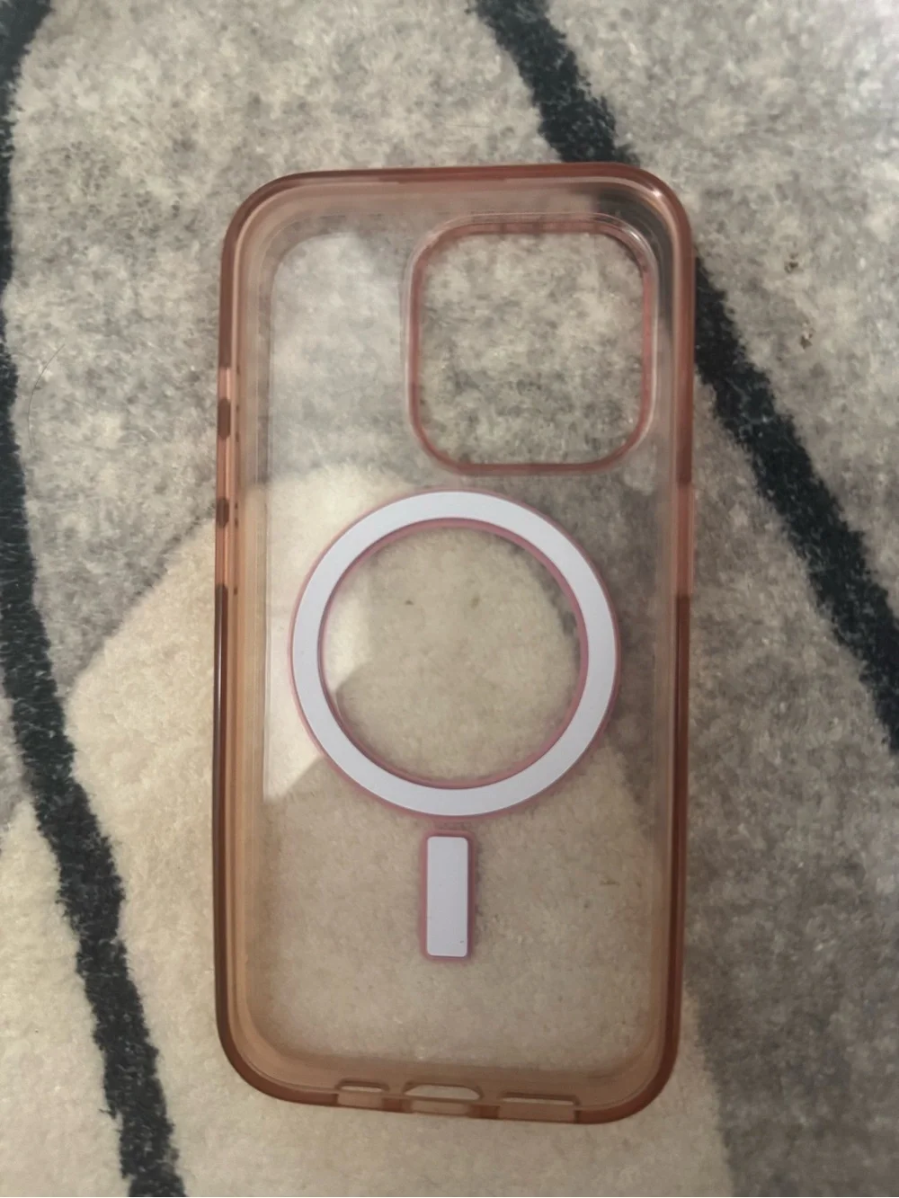 Apple Clear iPhone 15 pro Case with Pink MagSafe Ring and Rose-Tinted Bumper